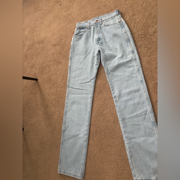 Woman’s The Original Cut Jean Wranglers - Picture 6 of 6